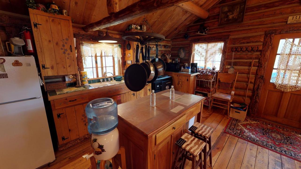 Cabin By The Creek With High Speed Wifi Red River Zewnętrze zdjęcie