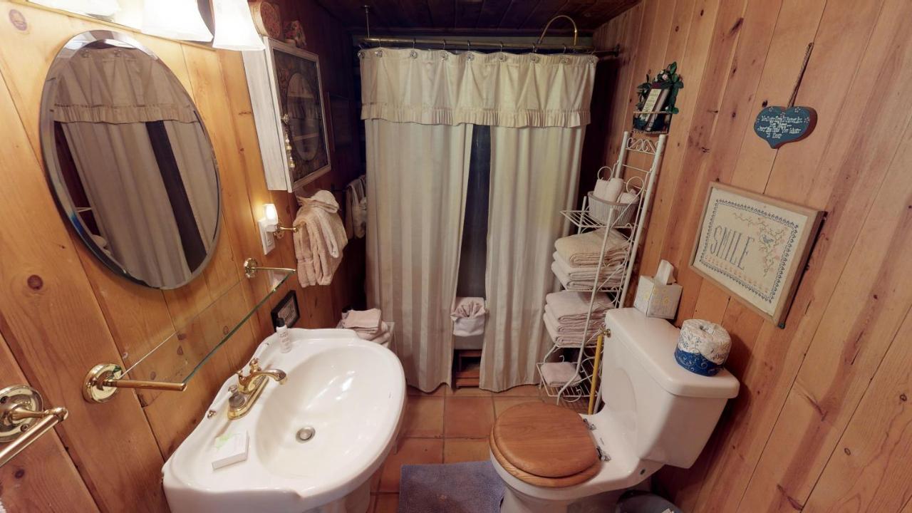 Cabin By The Creek With High Speed Wifi Red River Zewnętrze zdjęcie